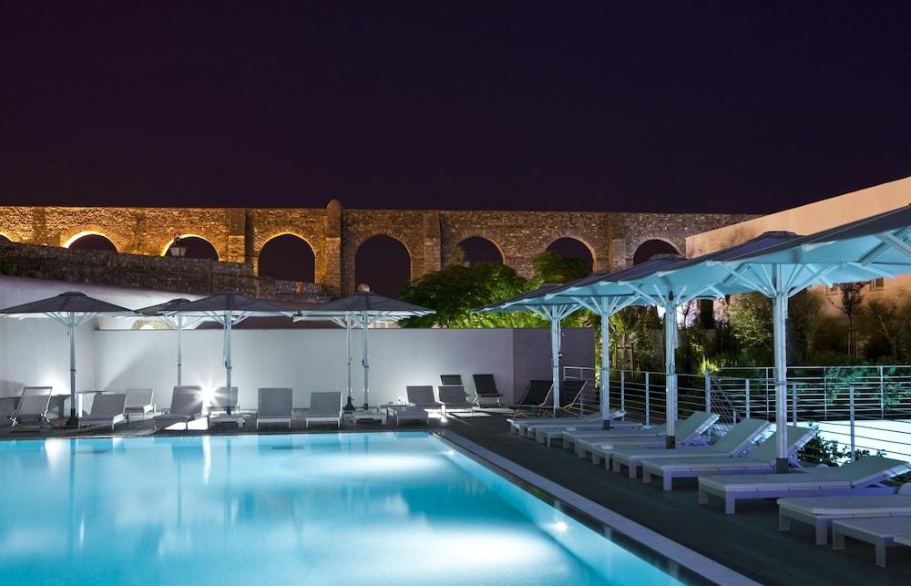 Готель M'Ar De Ar Aqueduto Евора Екстер'єр фото The pool at the hotel