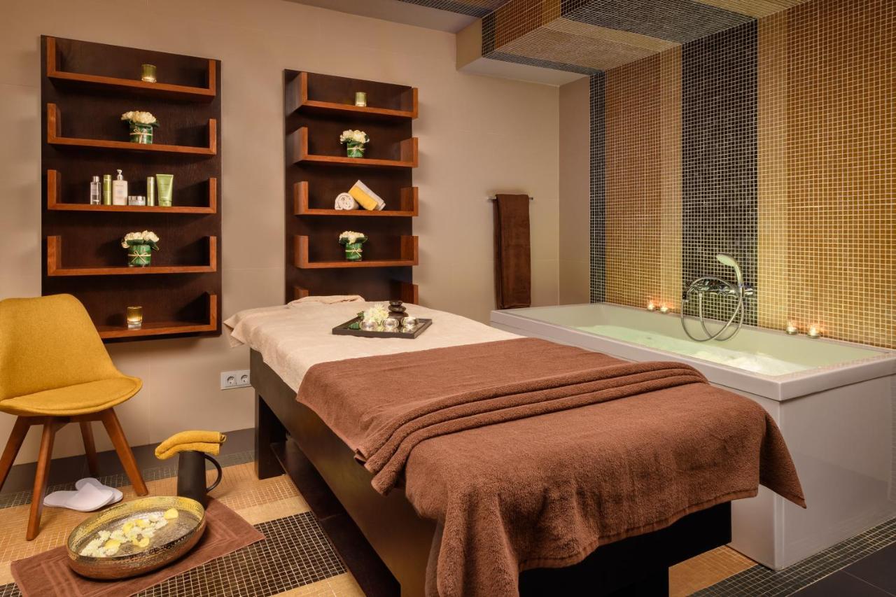 Готель M'Ar De Ar Aqueduto Евора Екстер'єр фото A treatment room at a spa